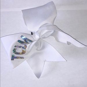 🎀 Bow - “The Cheer Leader Magazine” - White